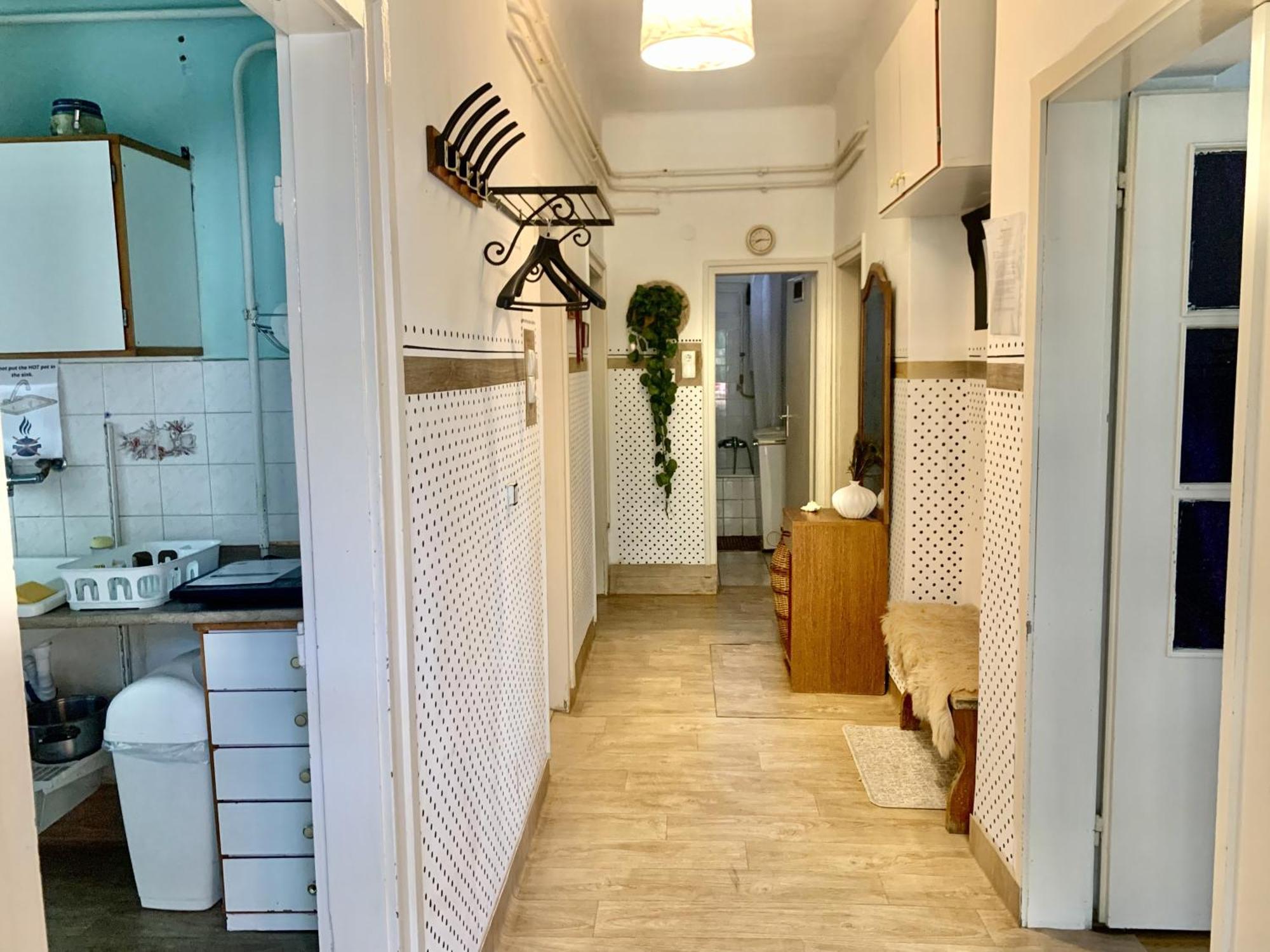 Grany'S Retro Guesthouse Near Budapest Airport Вечеш Экстерьер фото