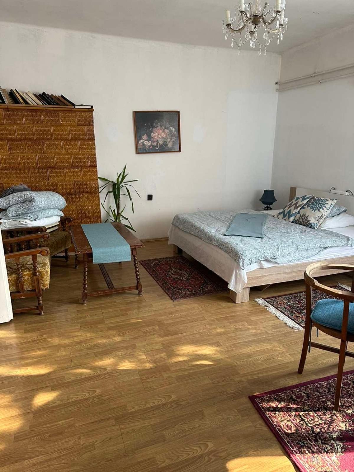 Grany'S Retro Guesthouse Near Budapest Airport Вечеш Экстерьер фото